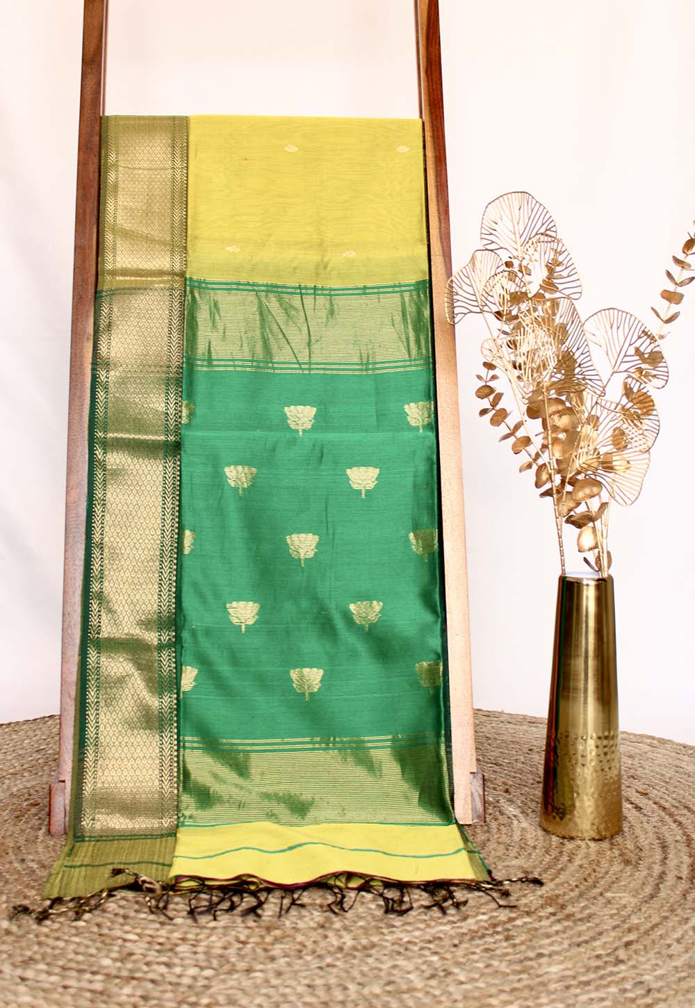 Bottle Green Maheshwari Saree with lotus weaving on Lemon Yellow Pallu & Border