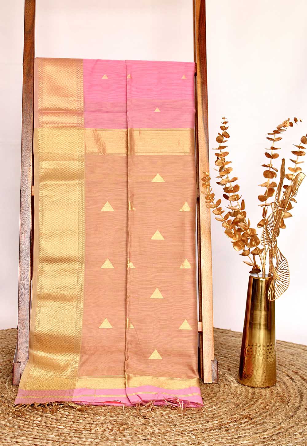 Pink Maheshwari Saree with triangle weaving on Beige Pallu & Border